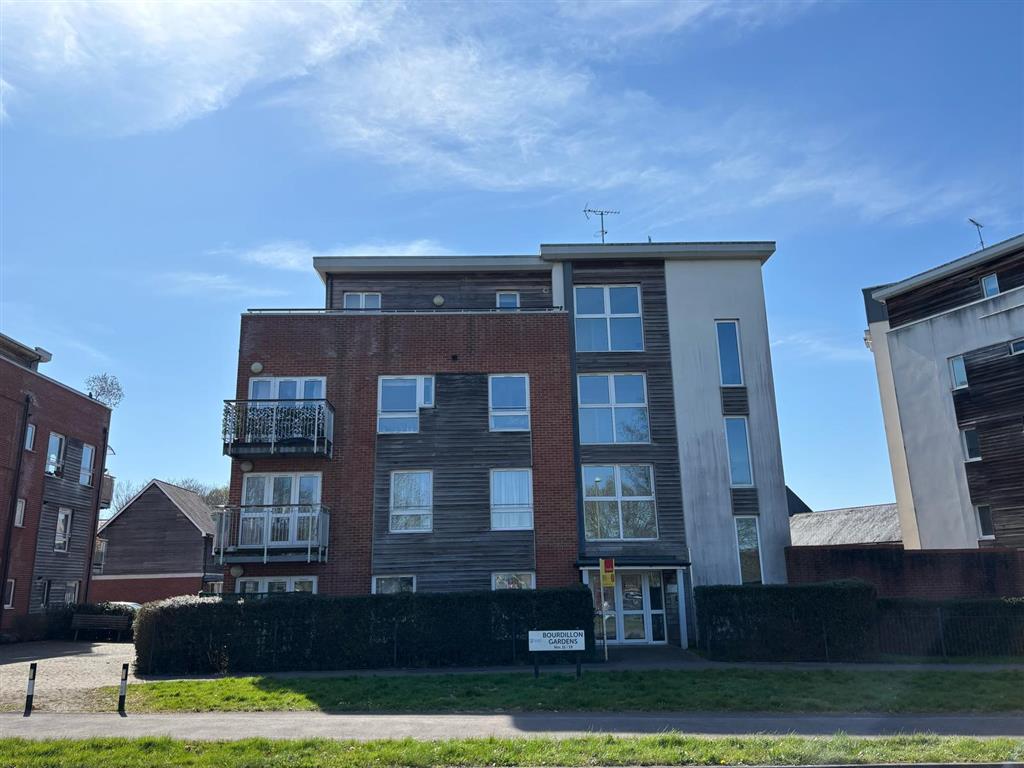 Bourdillon Gardens, Basingstoke, RG24