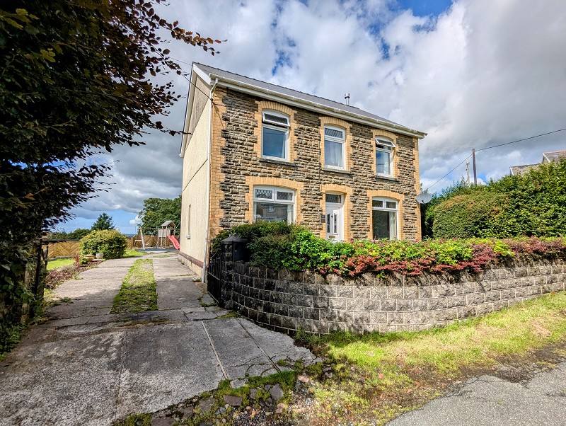 Heol Yr Ysgol, Cefneithin, Llanelli, Carmarthenshire.