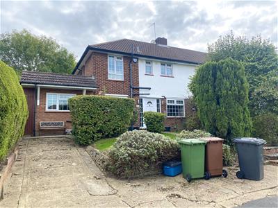 Lullington Garth, Borehamwood