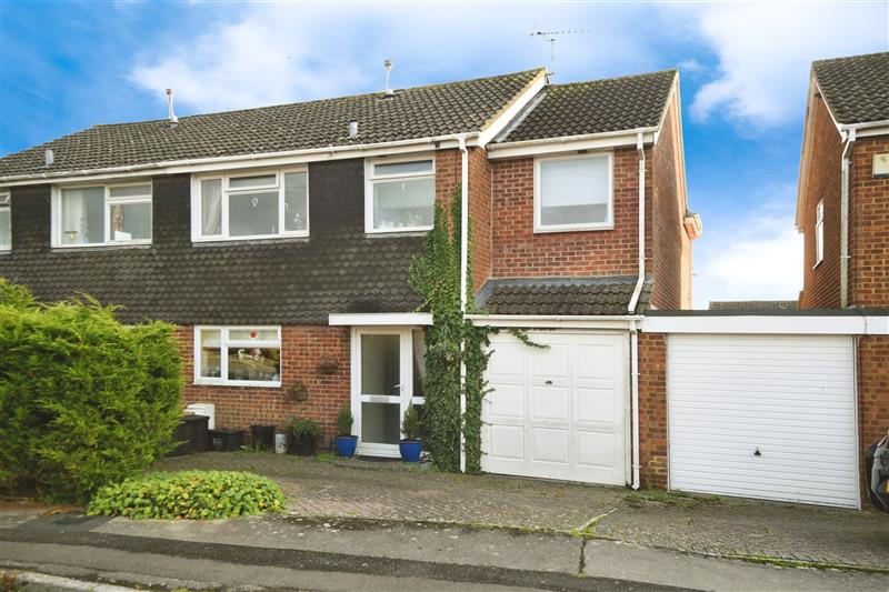 Gainsborough Avenue, Royal Wootton Bassett, Swindon, SN4