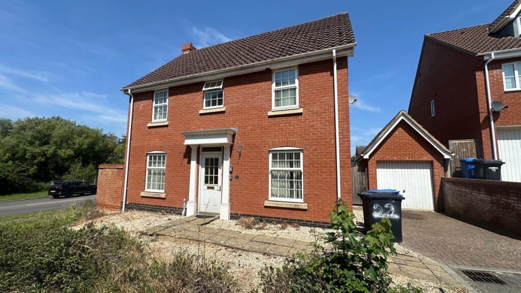 Caddow Road, Three Score