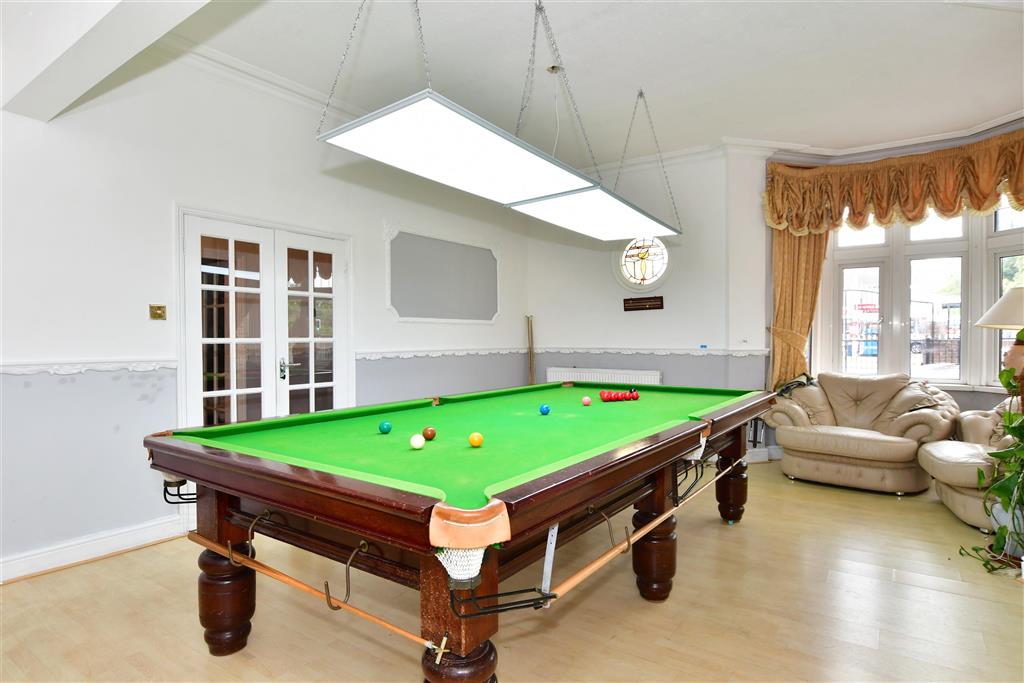 Aldersbrook Road, London E12
