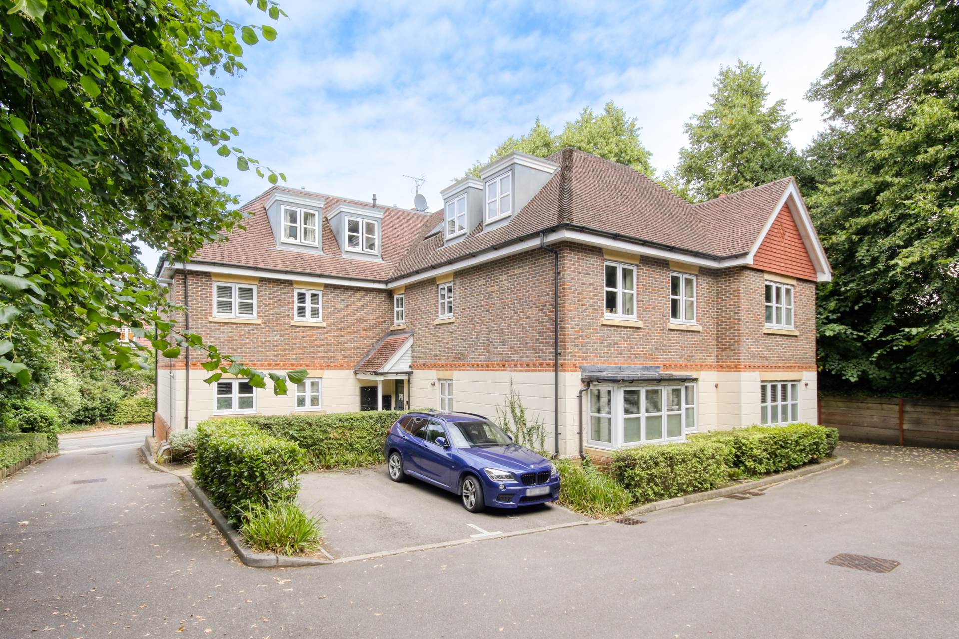 Glendower, Bracknell