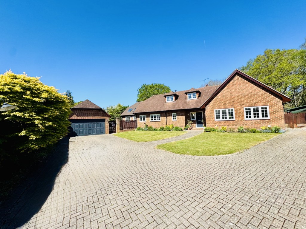 Hazeley Bottom, Hartley Wintney