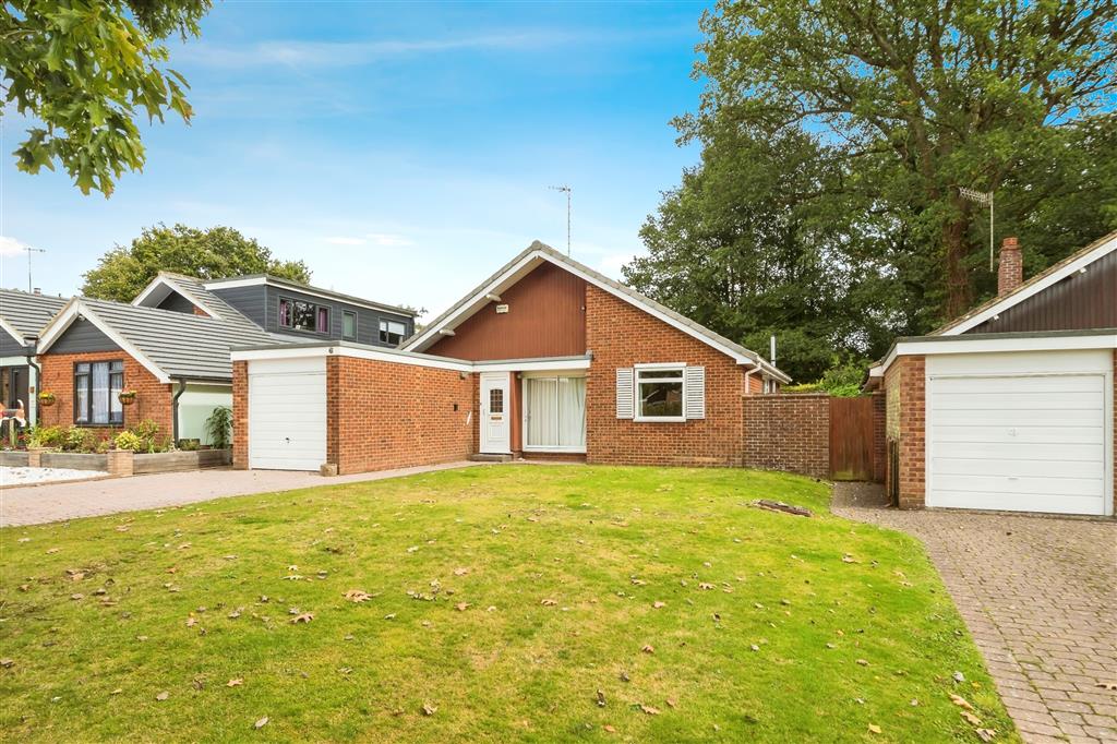 Knowle Close, Copthorne, Crawley, RH10