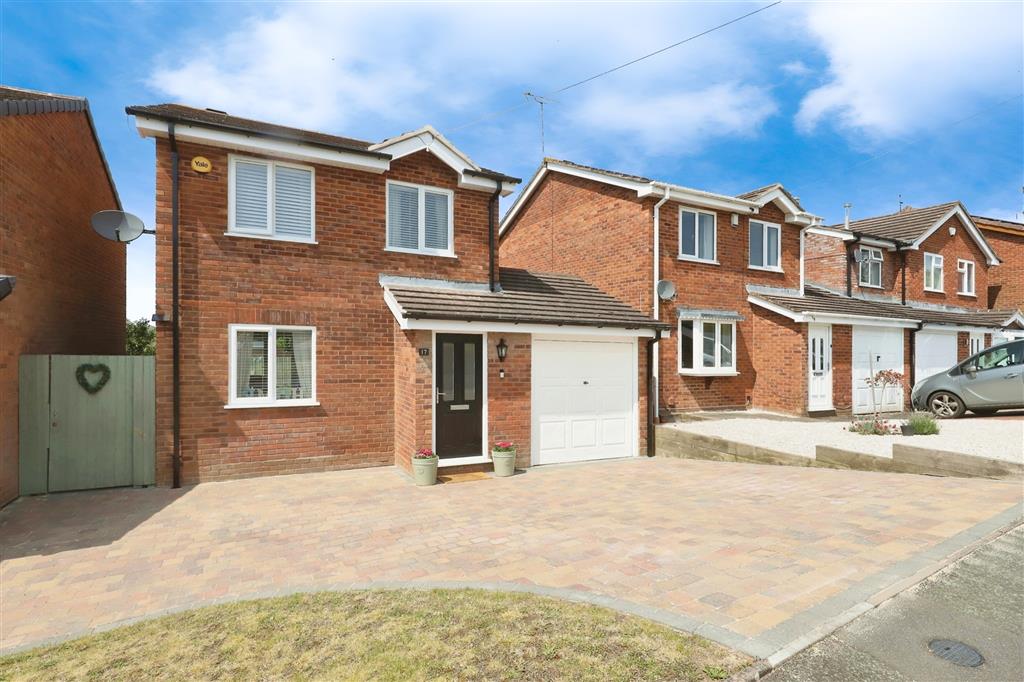 Lapwing Close, Kidderminster, DY10