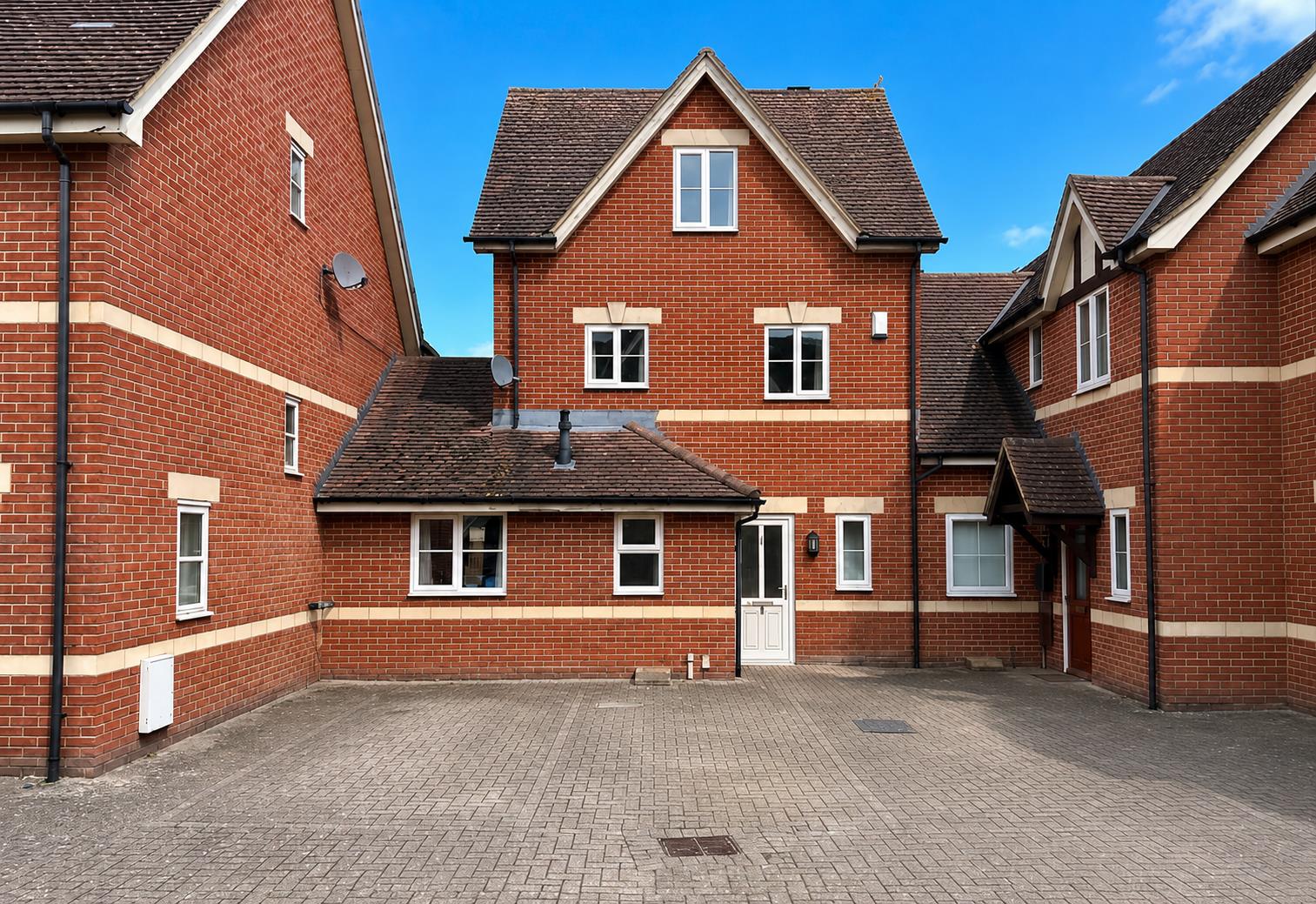 Maud Heath Court, Chippenham