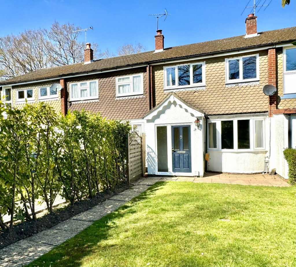 Robins Grove Crescent, Yateley