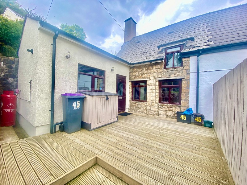 Snatchwood Road, Abersychan, Pontypool, Monmouthshire. NP4 7BY