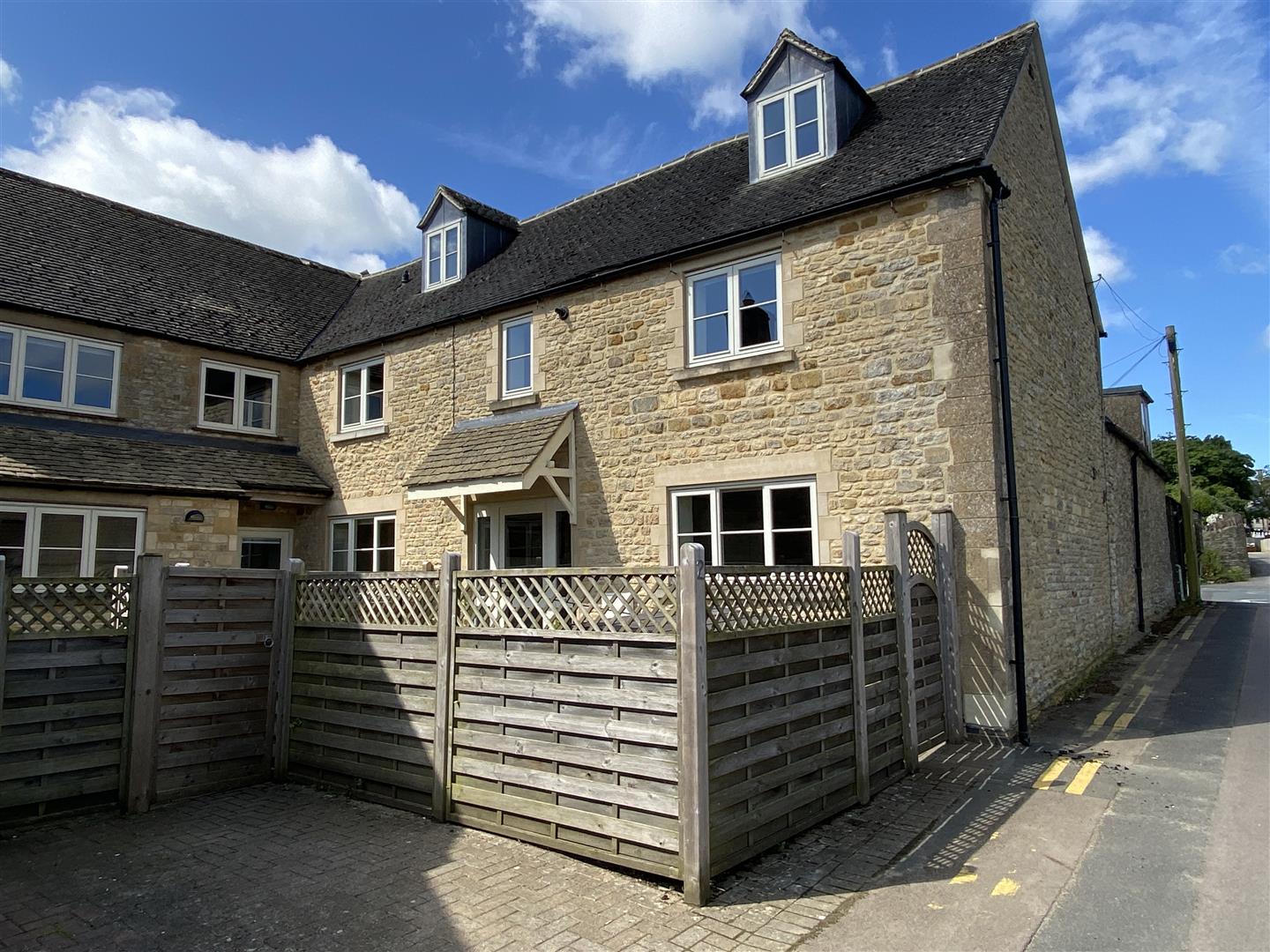 1 Landgate Mews, Stow-on-the-Wold