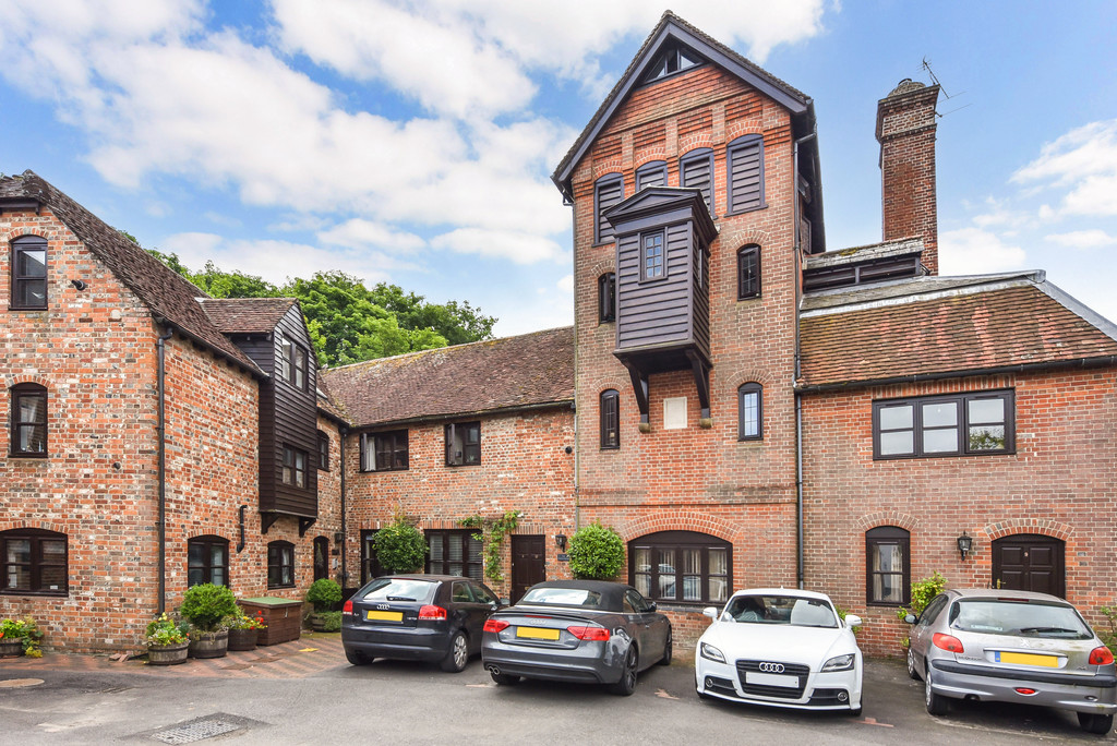 Riverside Mews, Bridge Street, Wickham