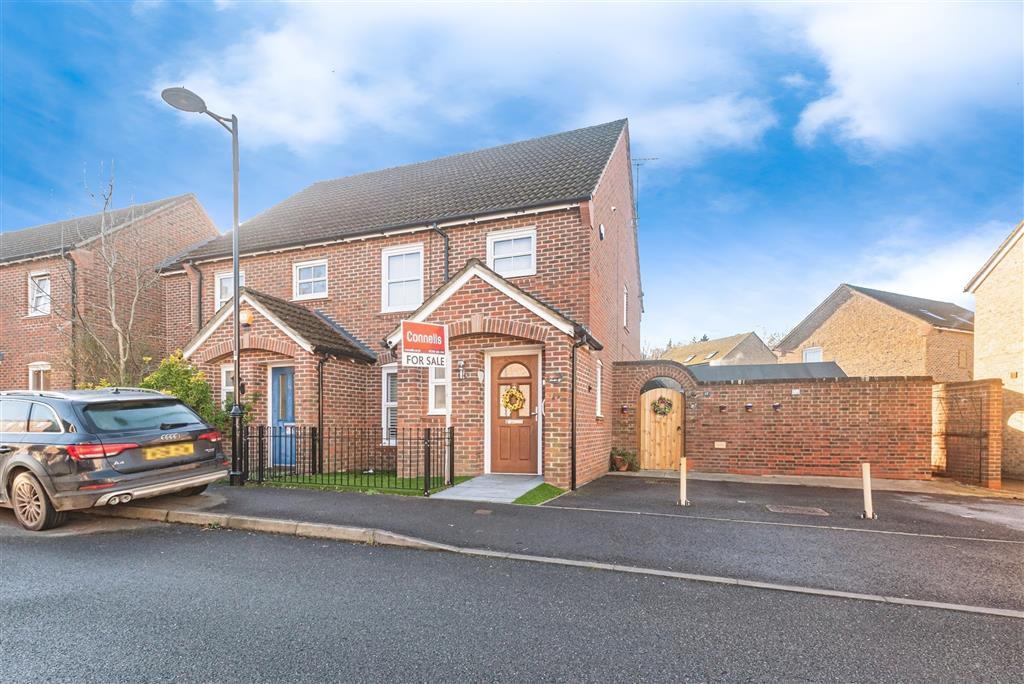 Rowner Crescent, Sherfield-On-Loddon, Hook, RG27