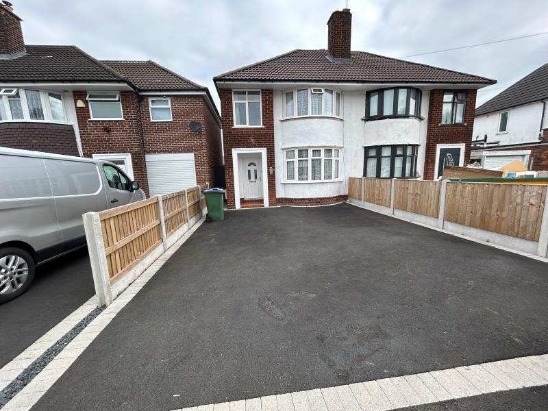 Boundary Avenue, Rowley Regis, West Midlands, B65 0nz