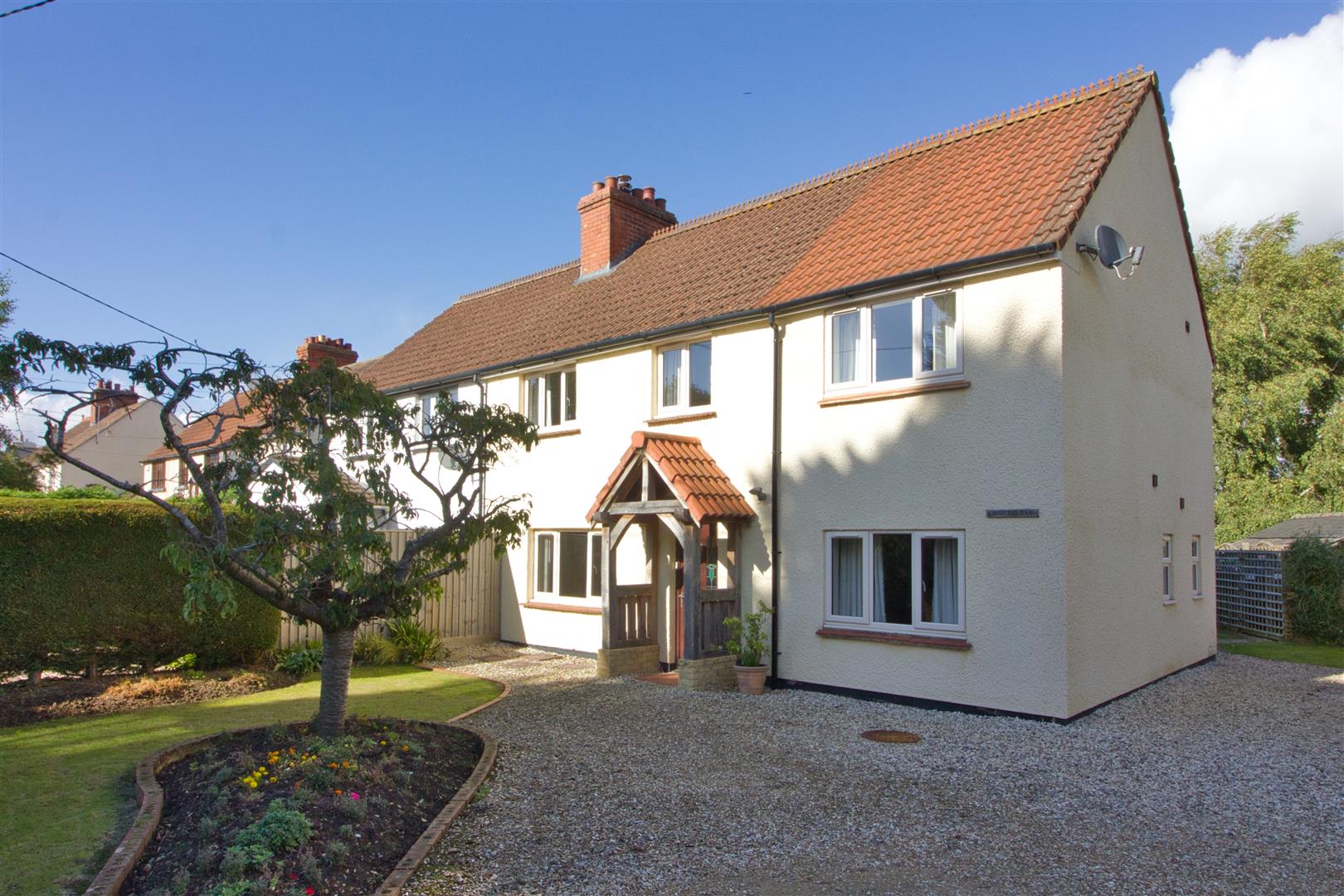 6 Dauntsey Road, Great Somerford