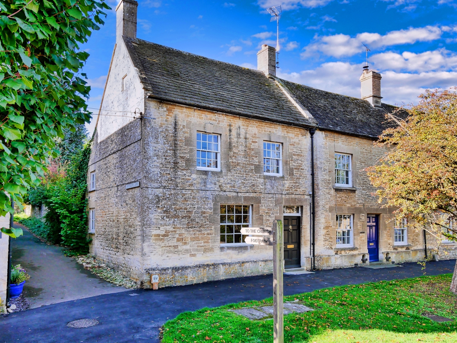 West End, NORTHLEACH