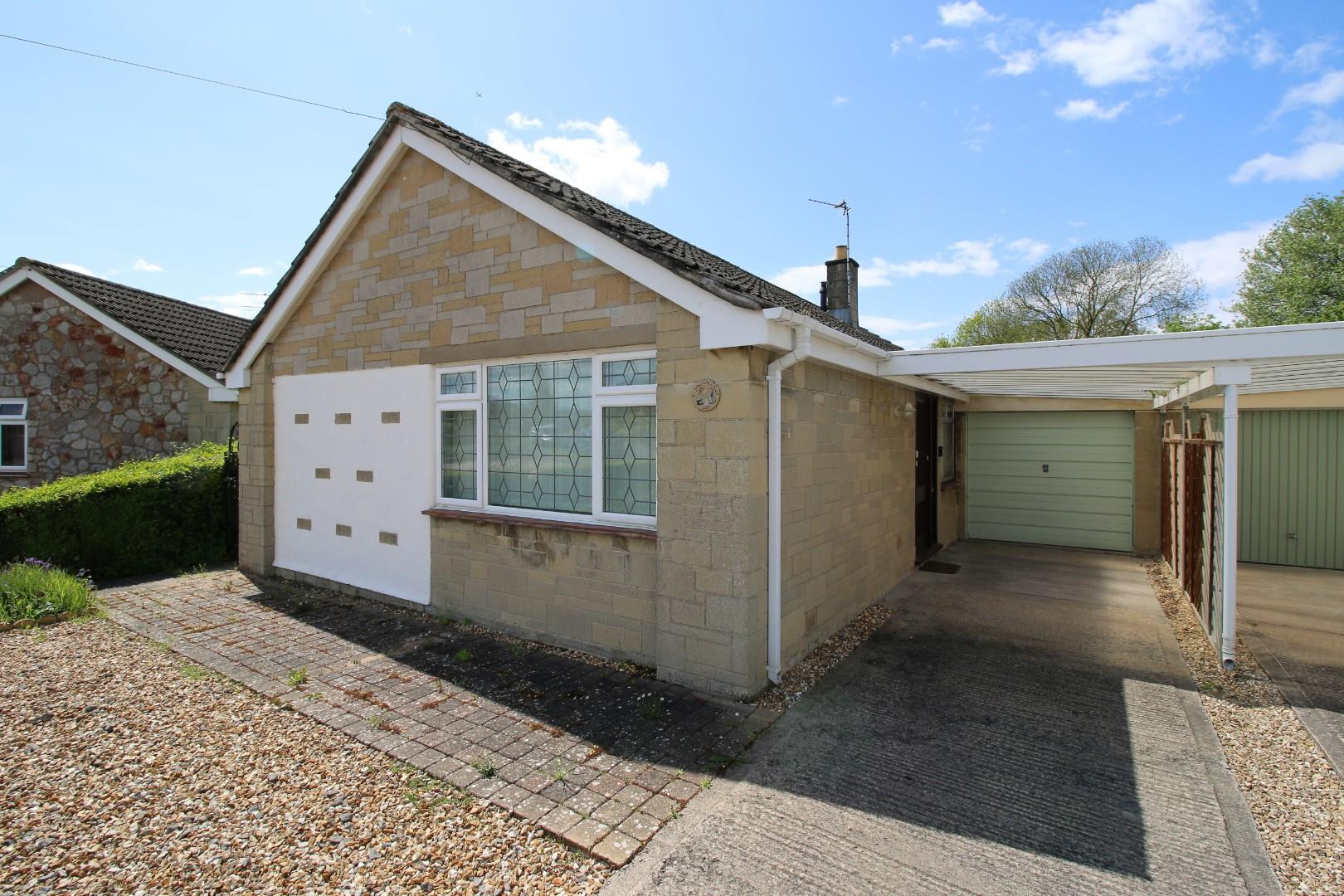 Delightful bungalow with views over Yatton's countryside