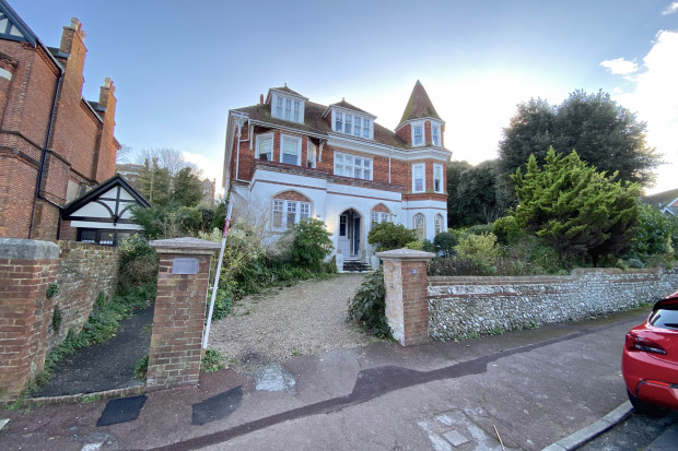 59 Silverdale Road,  Eastbourne, BN20