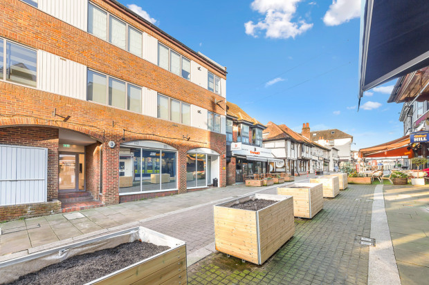 25-29 High Street,  Leatherhead, KT22