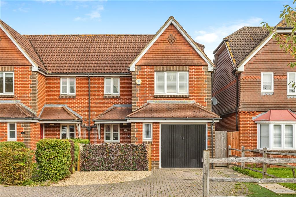 Hammonds Ridge, Burgess Hill, RH15