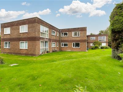 Purpose built flat close to Clevedon town centre