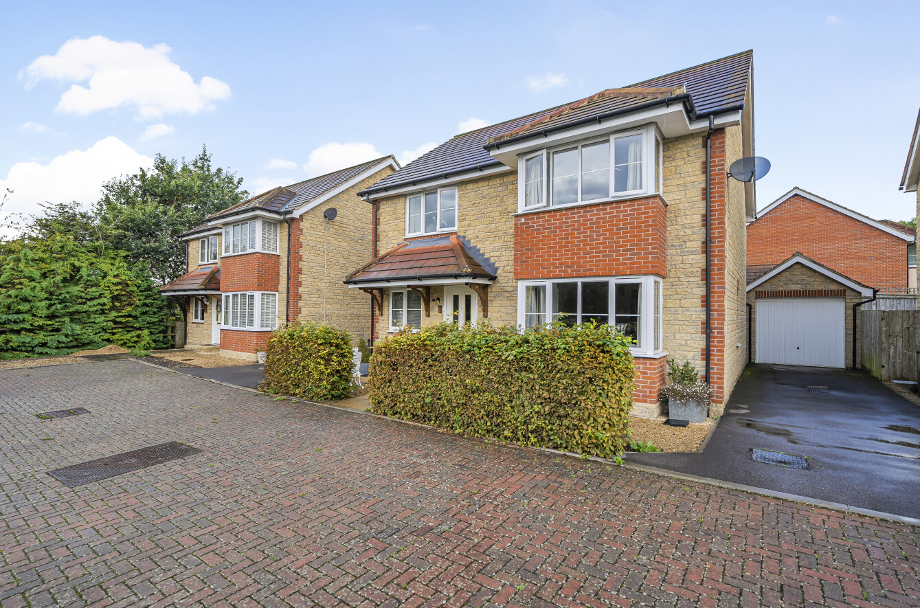 Curtis Close, Watchfield, Oxfordshire, SN6