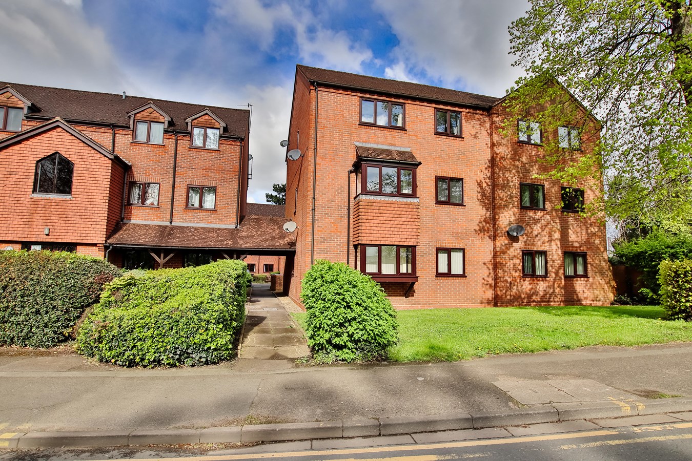 Checketts Court, Droitwich Road, Claines, WR3
