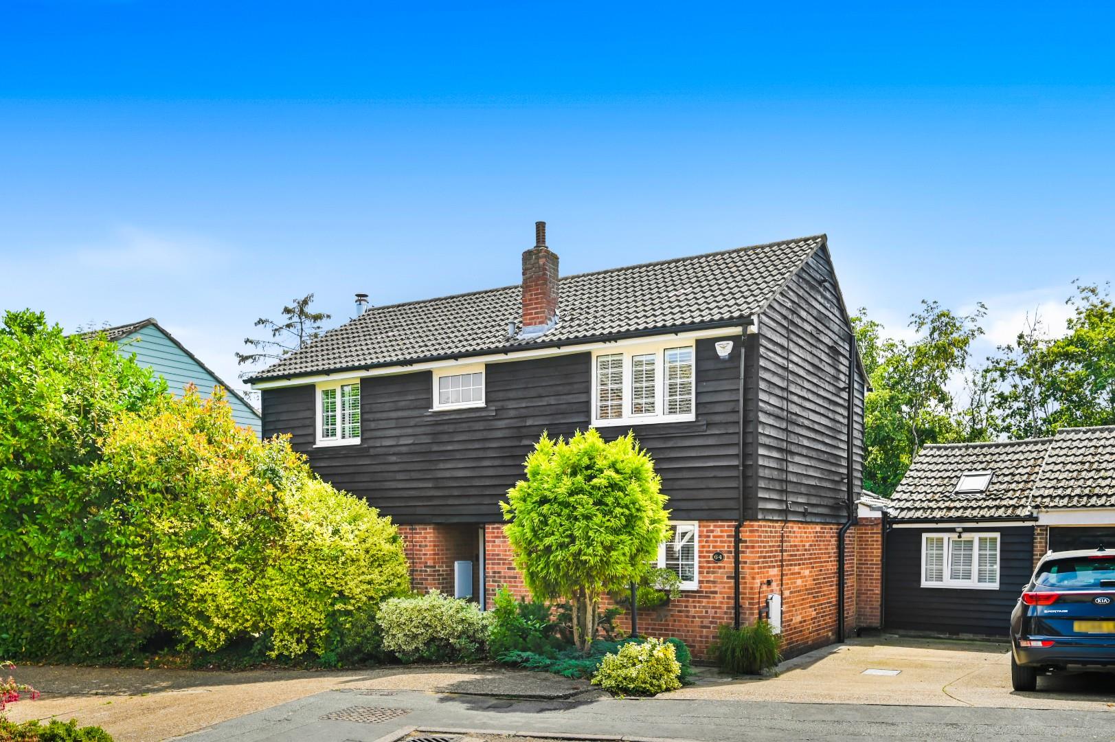 Rayfield Close, Barnston, Dunmow, Essex