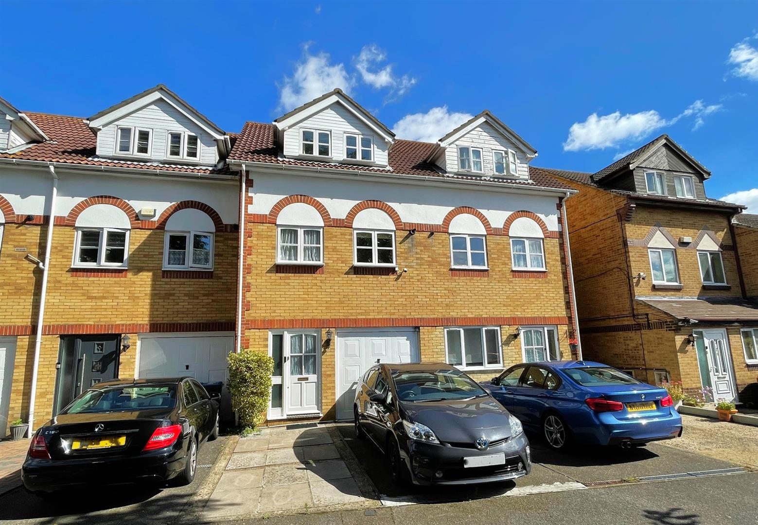 Oakmead Place, Colliers Wood Borders