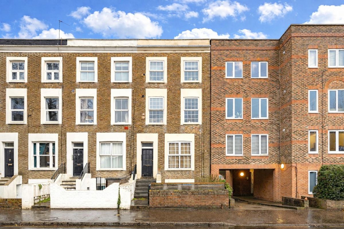 ARRAGON ROAD, CENTRAL TWICKENHAM