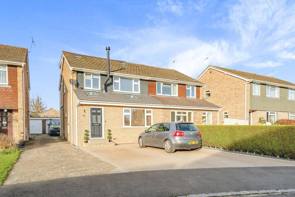 Oak Close, Copthorne, Crawley, RH10