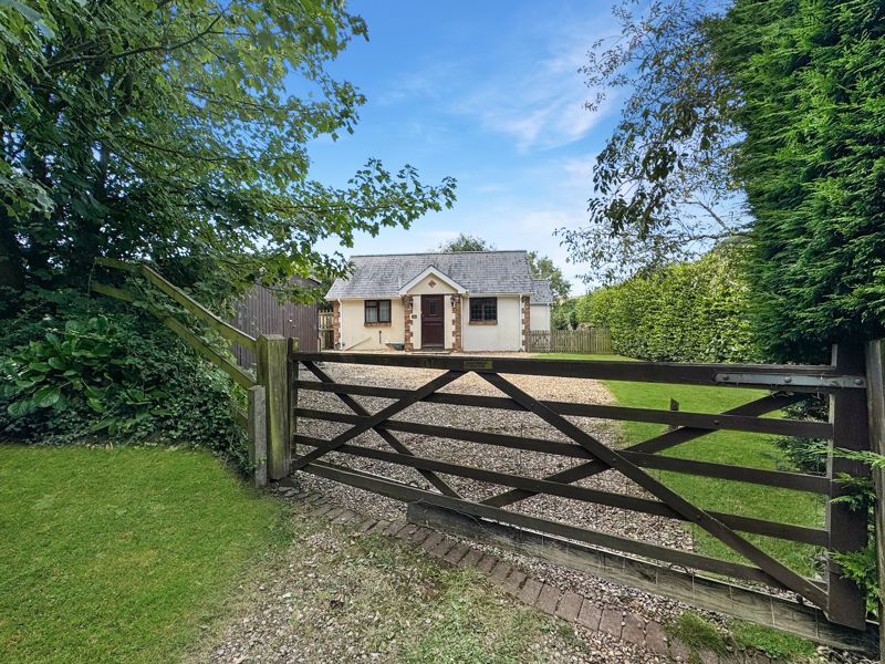 Main Road, Chillerton